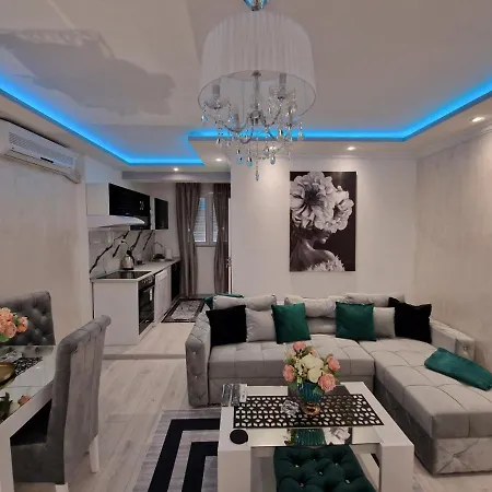 Apartment At Mirror