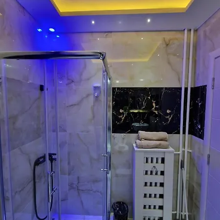 Apartament At Mirror