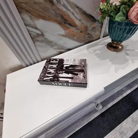 Апартаменты At Mirror *